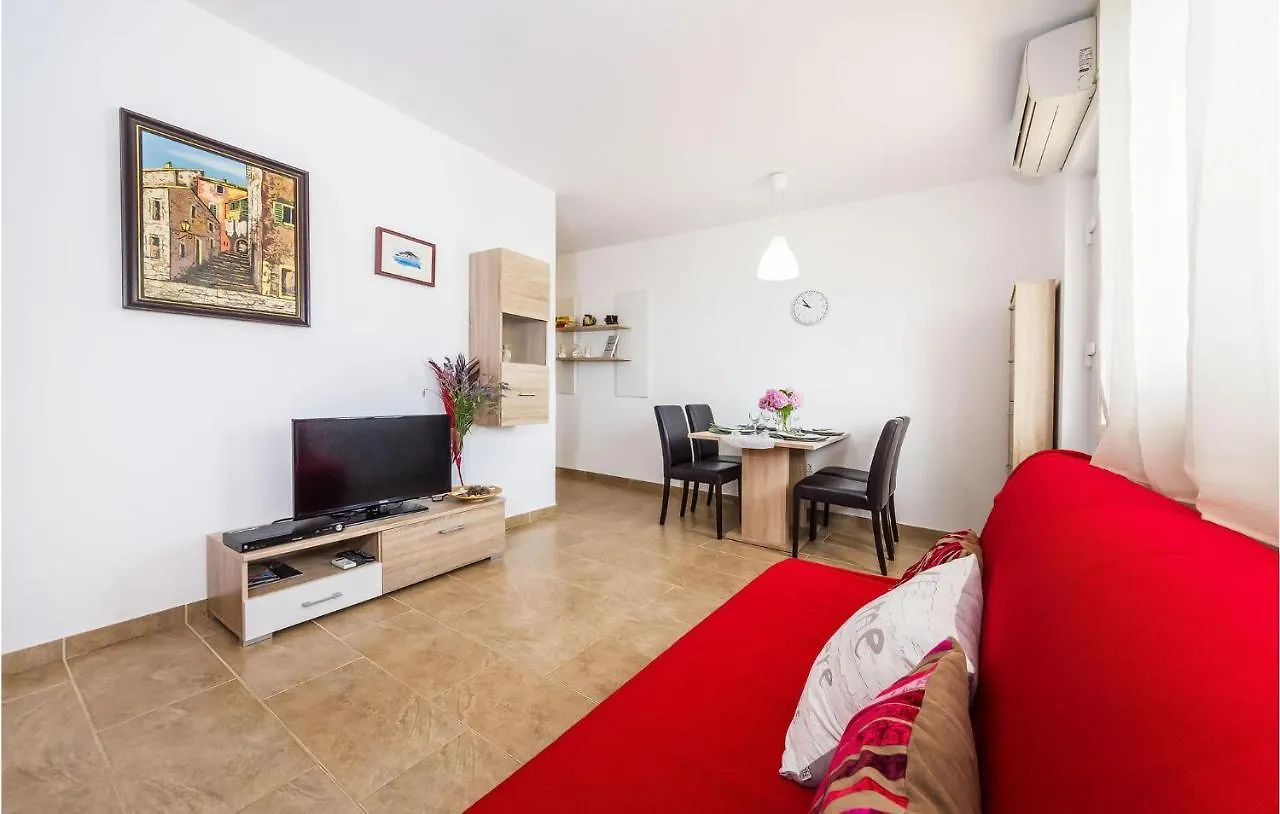 Amazing Apartment In Zdrelac With Kitchen